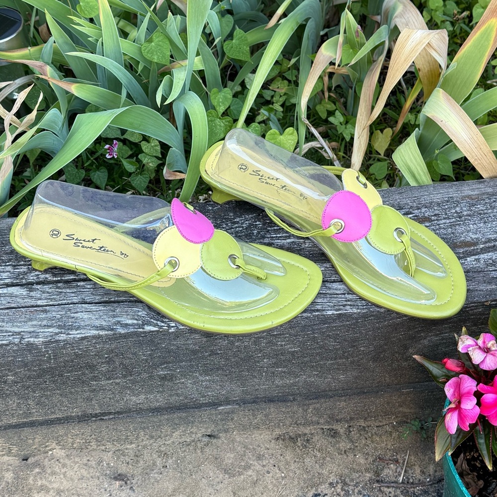 SWEET SEVENTEEN Size 10 Green Yellow Pink Kitten Heel Sandals - Picture 9 of 15